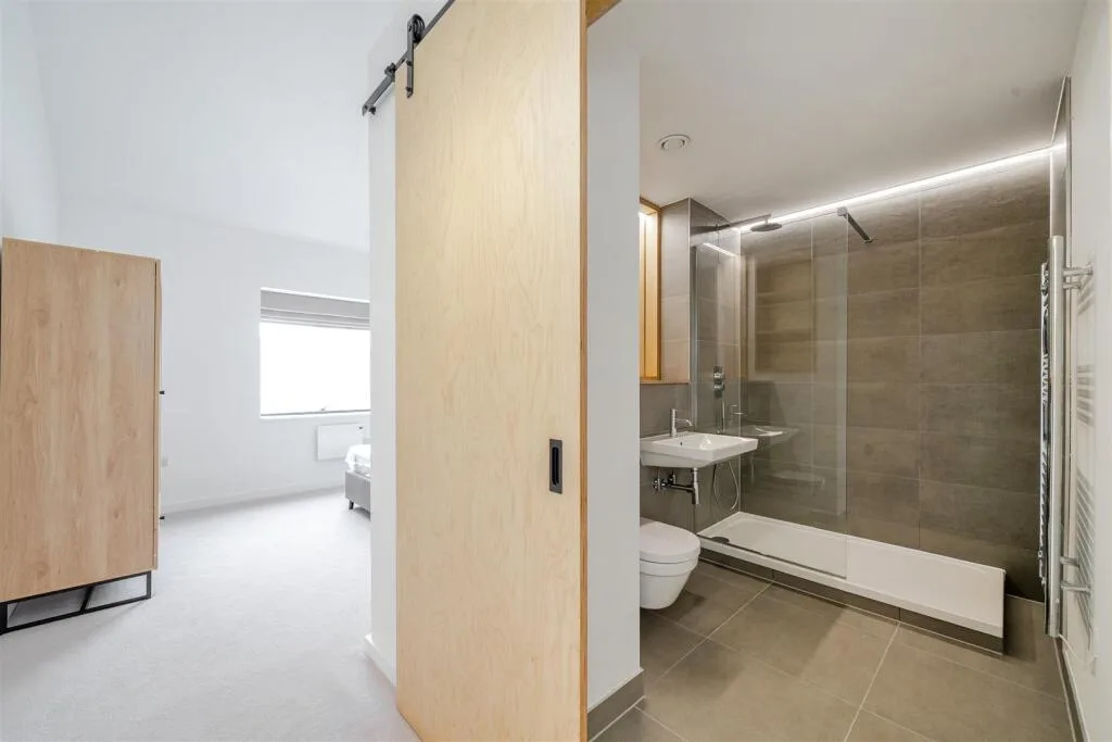 2 bedroom town house for rent