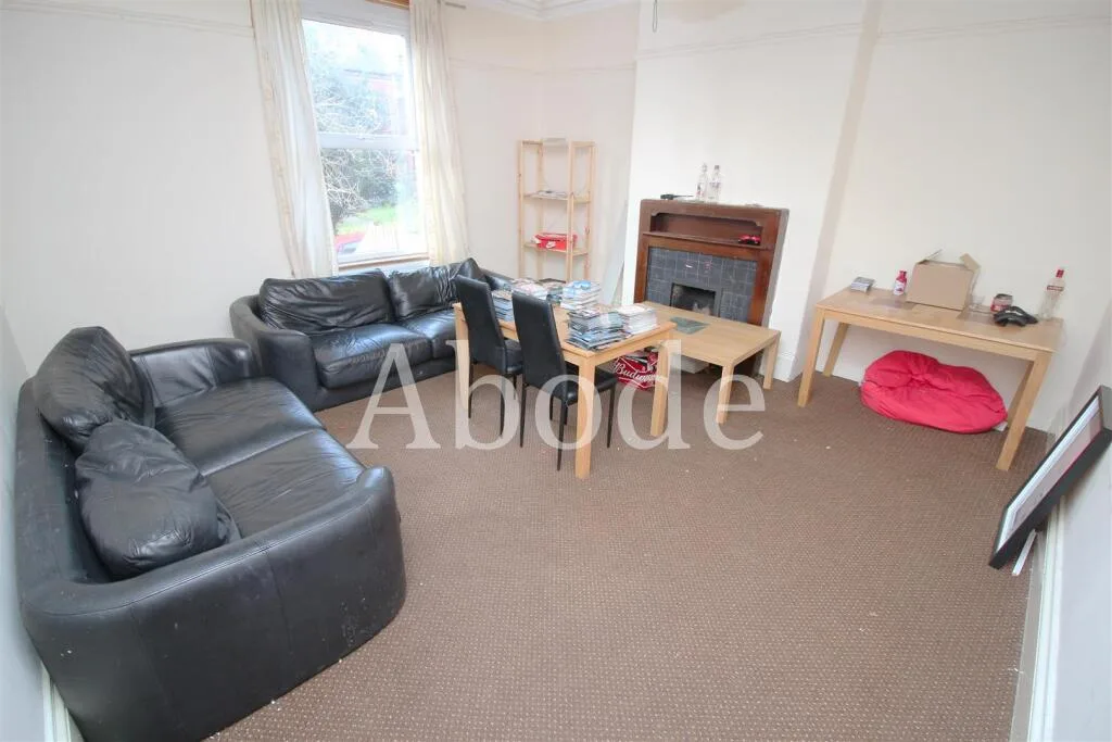 6 bedroom house for rent