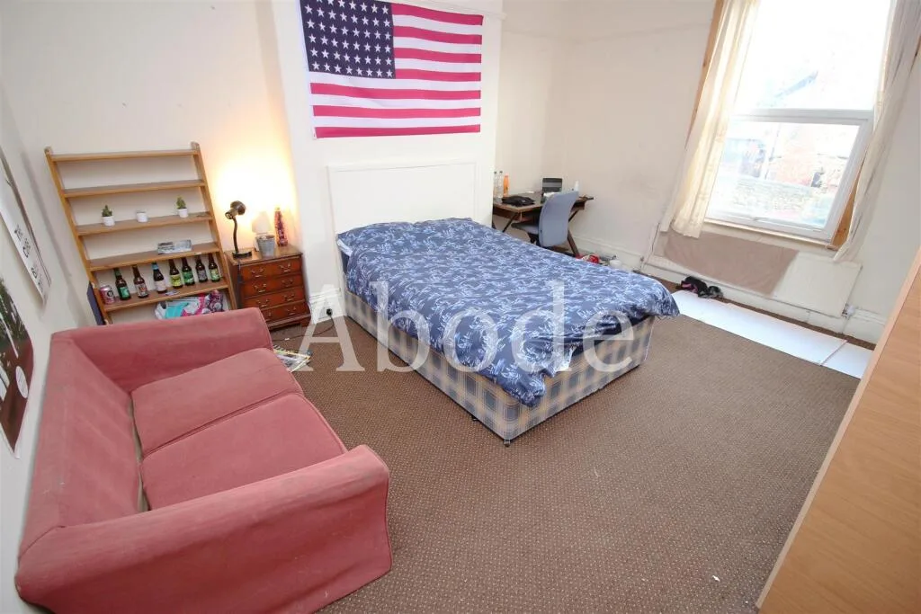 6 bedroom house for rent