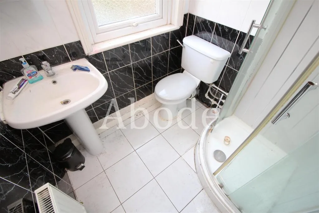 6 bedroom house for rent