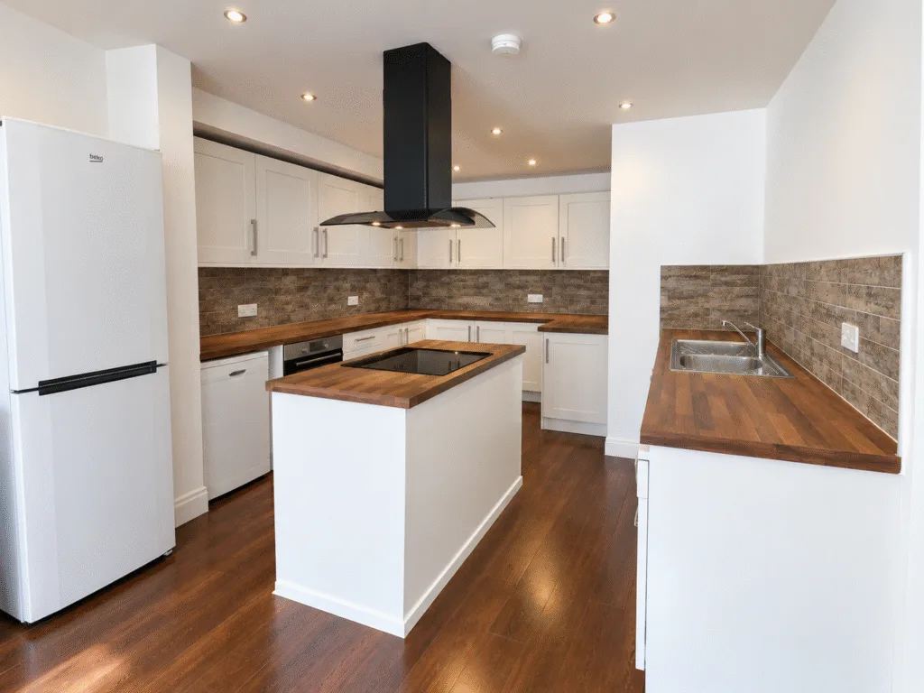 6 bedroom semi-detached house for rent