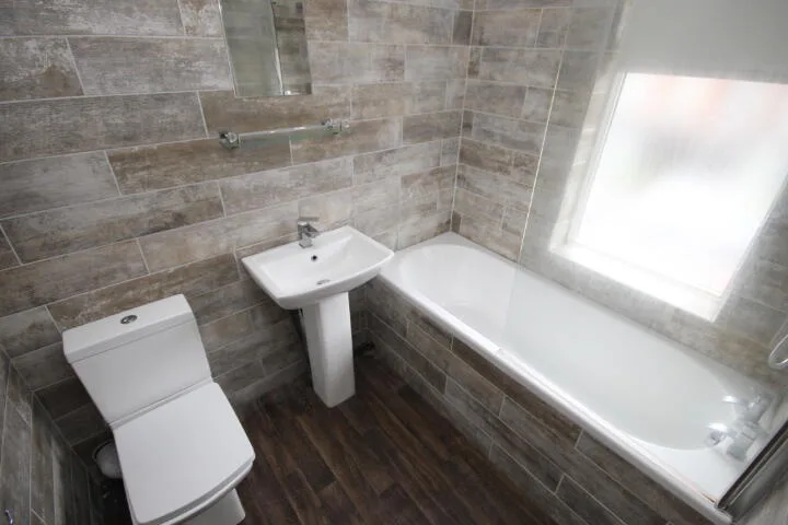 6 bedroom semi-detached house for rent
