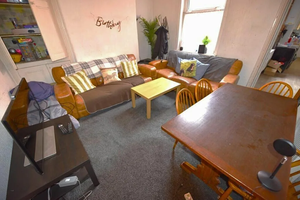 5 bedroom house for rent
