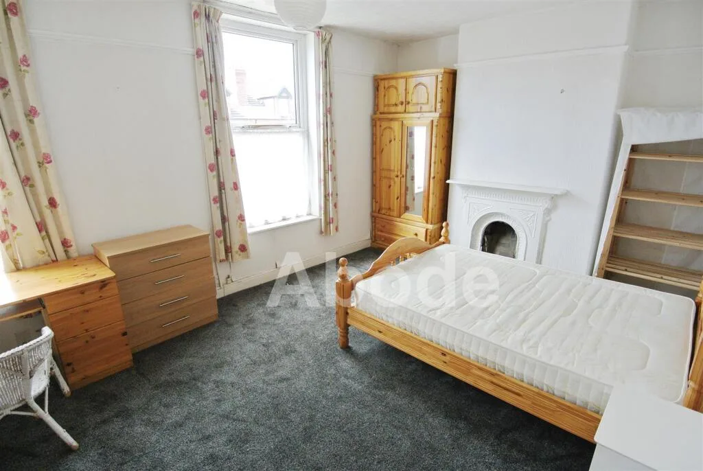 5 bedroom house for rent