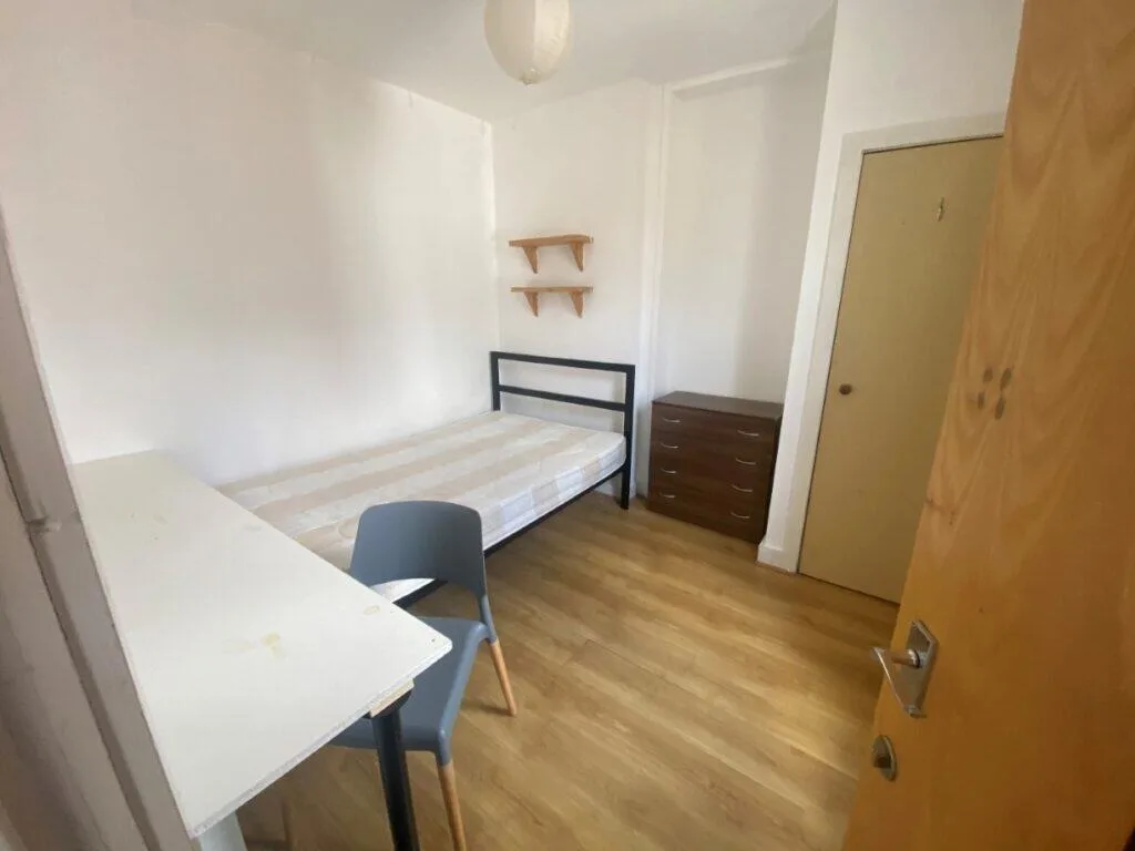 5 bedroom terraced house for rent