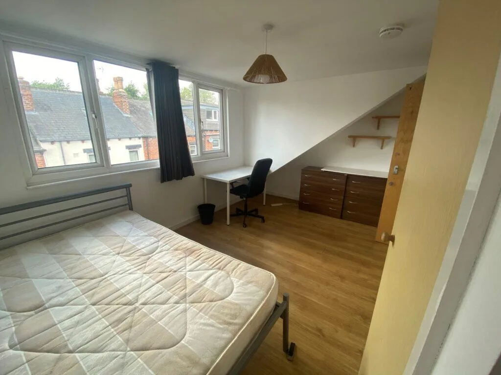 6 bedroom terraced house for rent