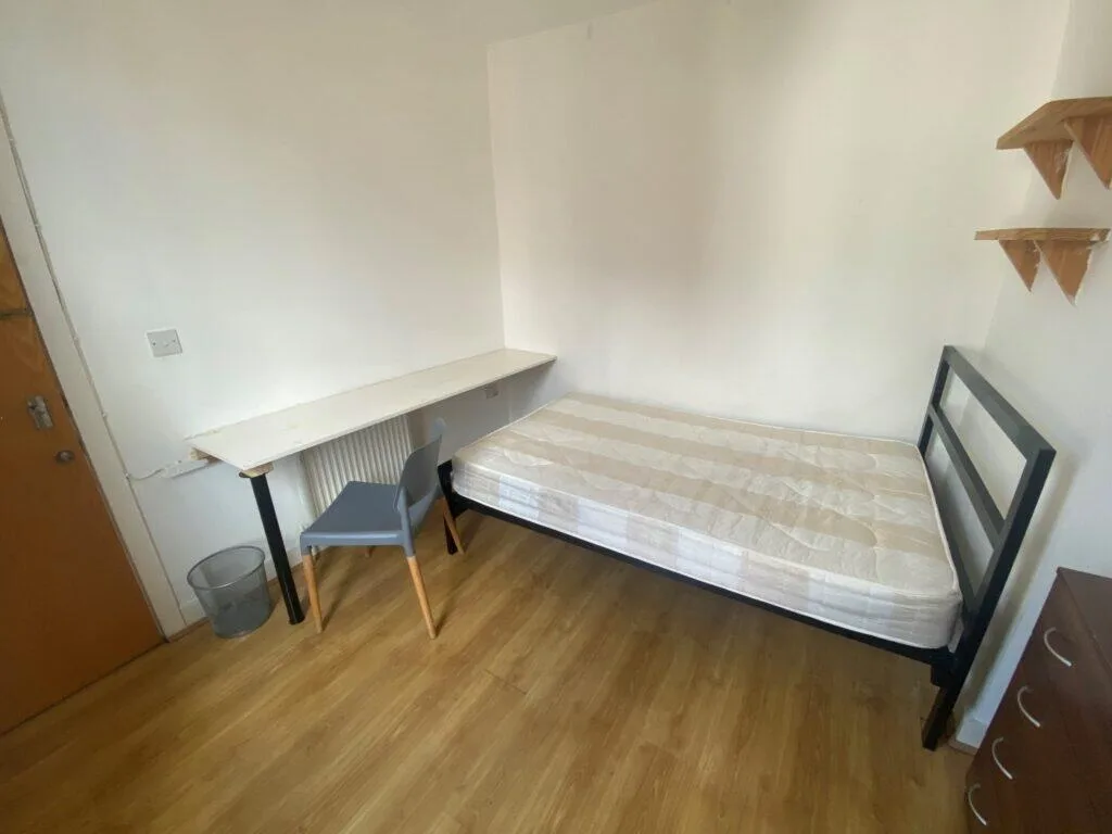 6 bedroom terraced house for rent