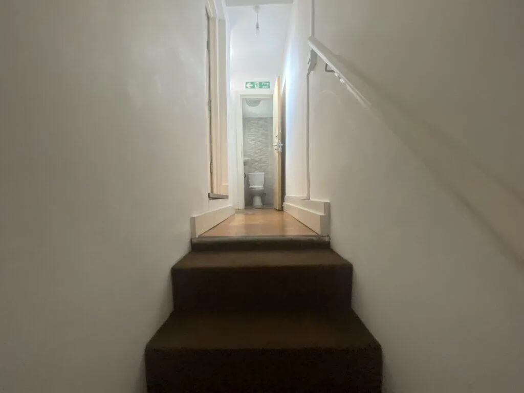 6 bedroom terraced house for rent