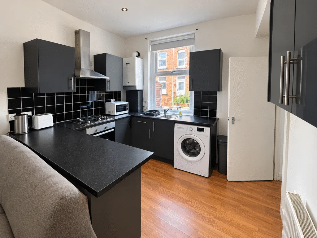 6 bedroom terraced house for rent