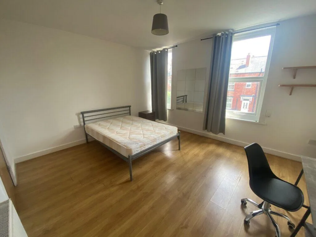 6 bedroom terraced house for rent