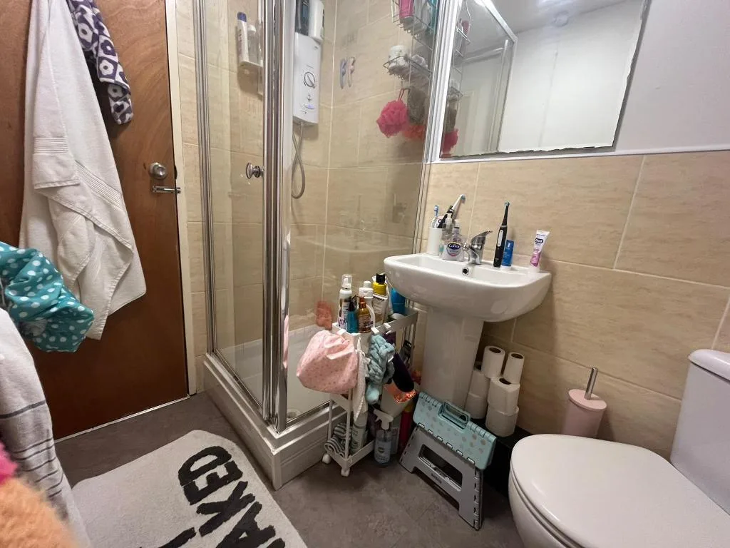 5 bedroom terraced house for rent