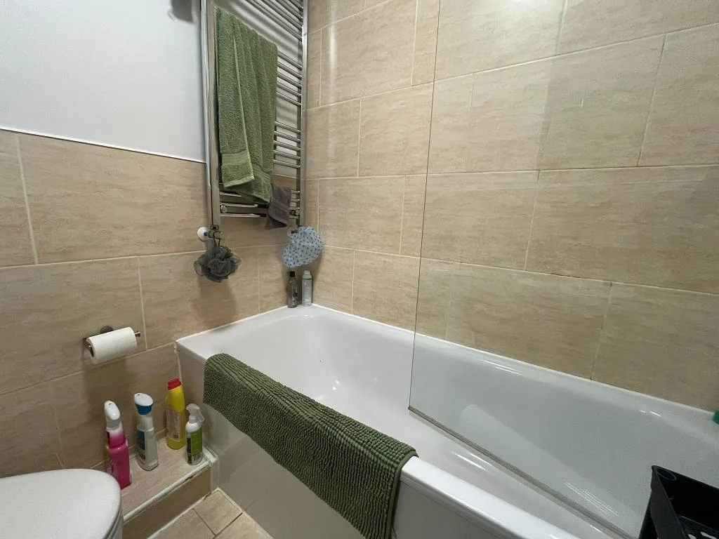 5 bedroom terraced house for rent