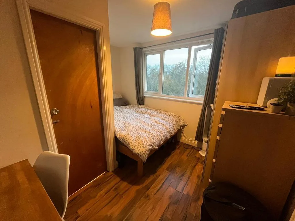 5 bedroom terraced house for rent