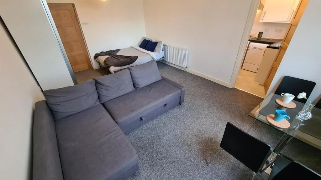 Studio flat for rent