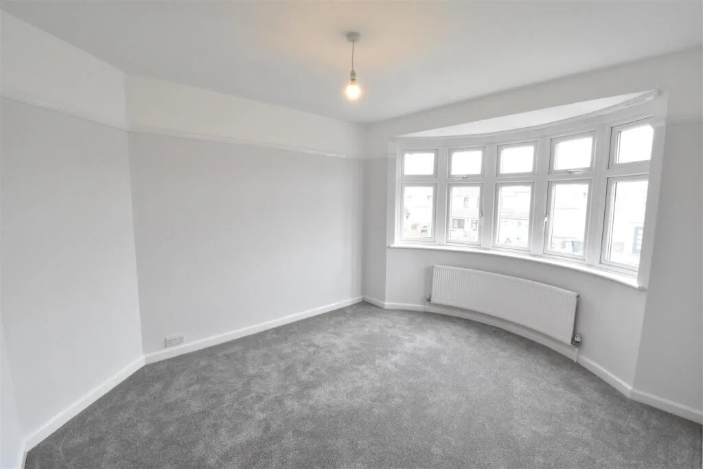 3 bedroom semi-detached house for rent