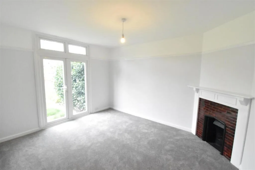 3 bedroom semi-detached house for rent
