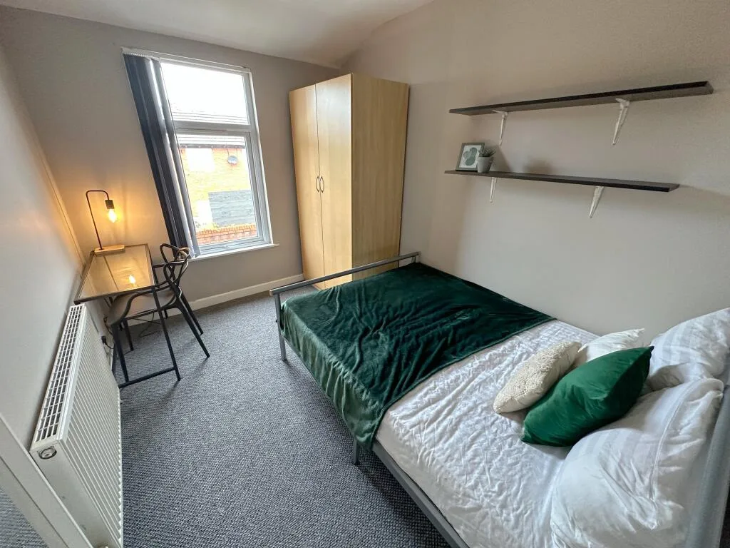 4 bedroom terraced house for rent