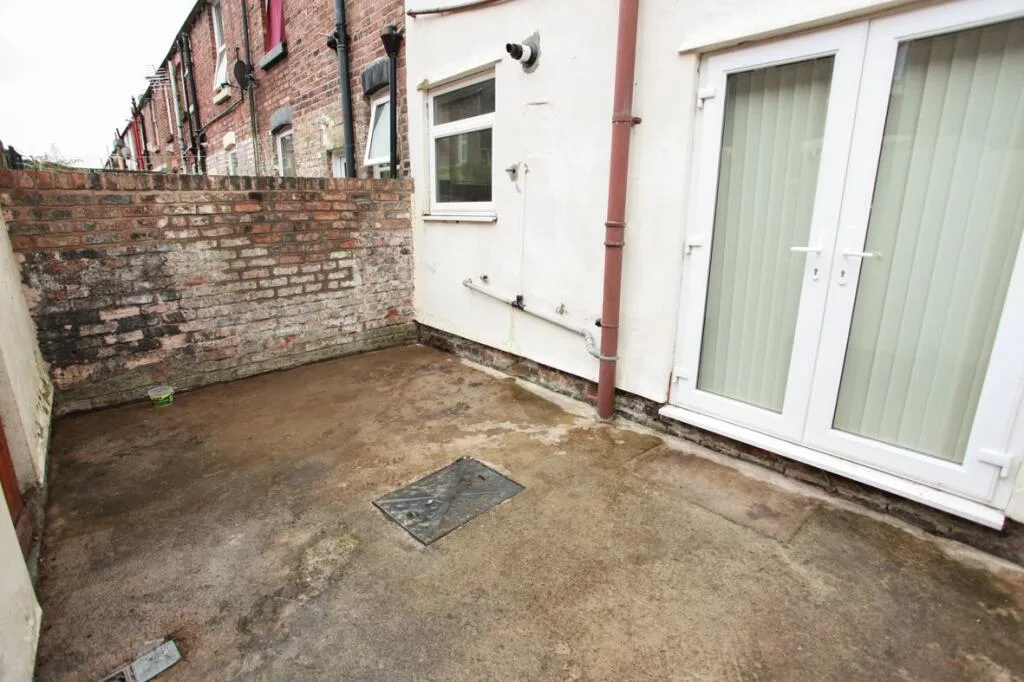 5 bedroom terraced house for rent