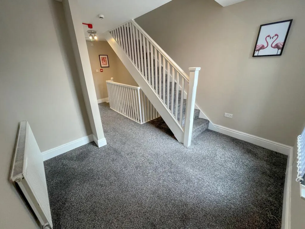 5 bedroom terraced house for rent