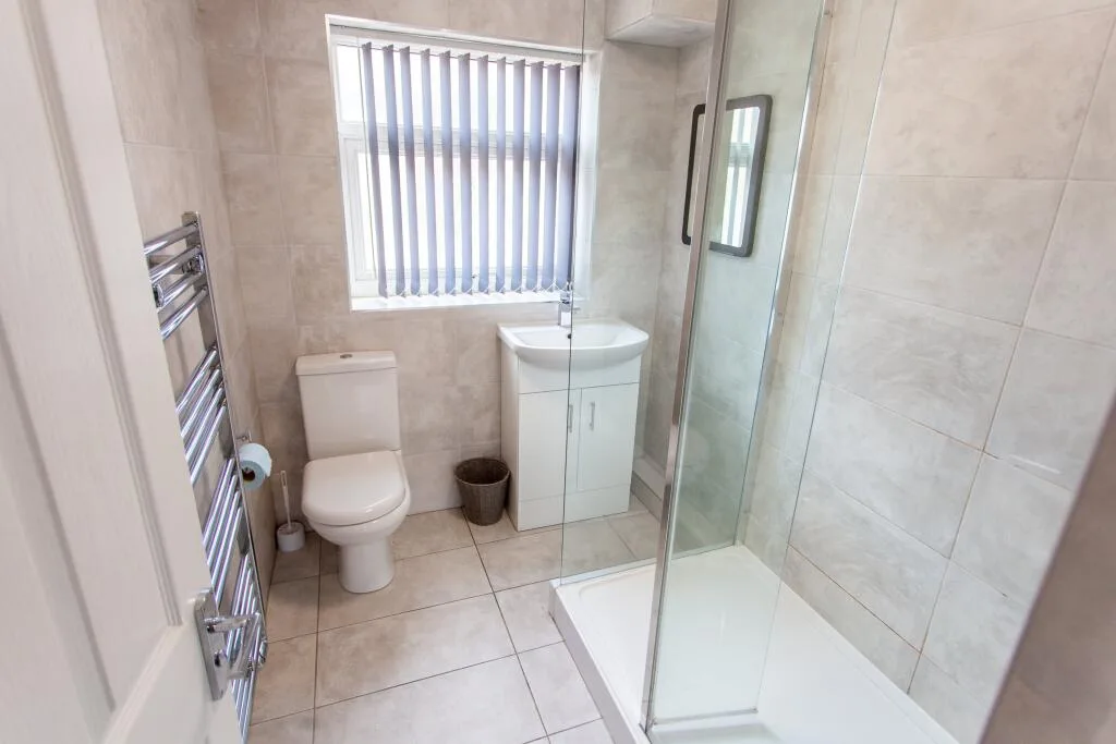 5 bedroom terraced house for rent