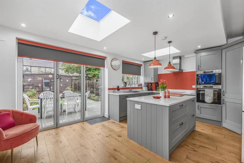 4 bedroom terraced house for rent