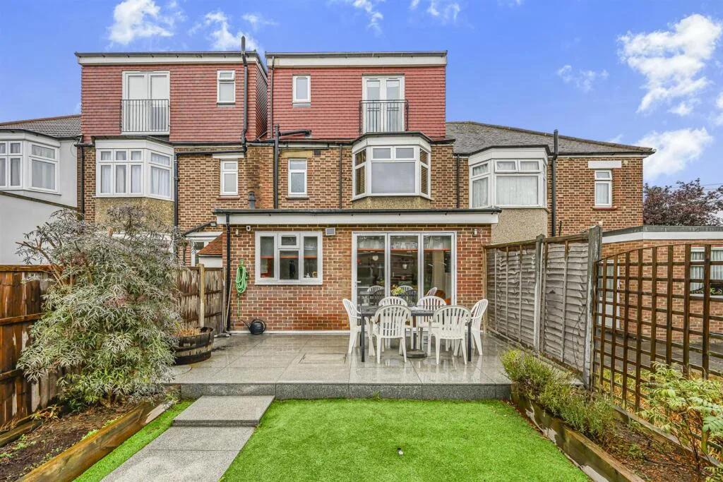 4 bedroom terraced house for rent