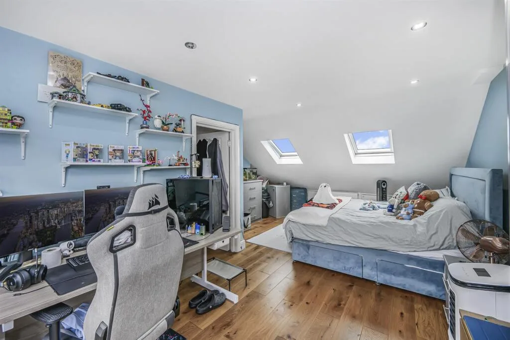 4 bedroom terraced house for rent
