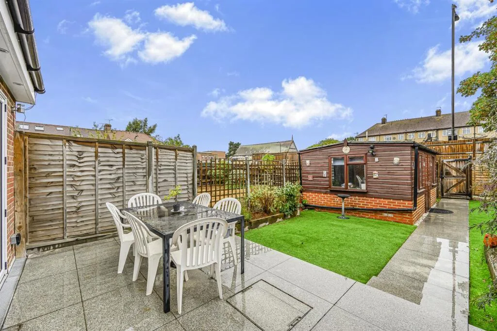 4 bedroom terraced house for rent