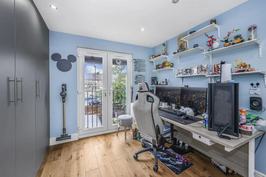 4 bedroom terraced house for rent