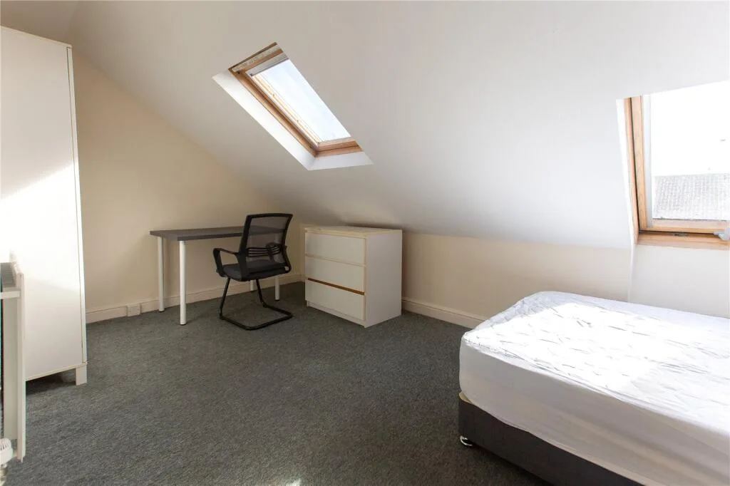 5 bedroom terraced house for rent