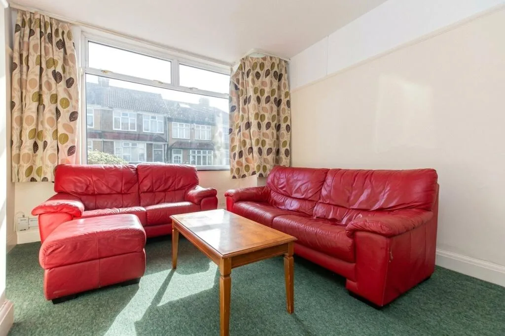 5 bedroom terraced house for rent