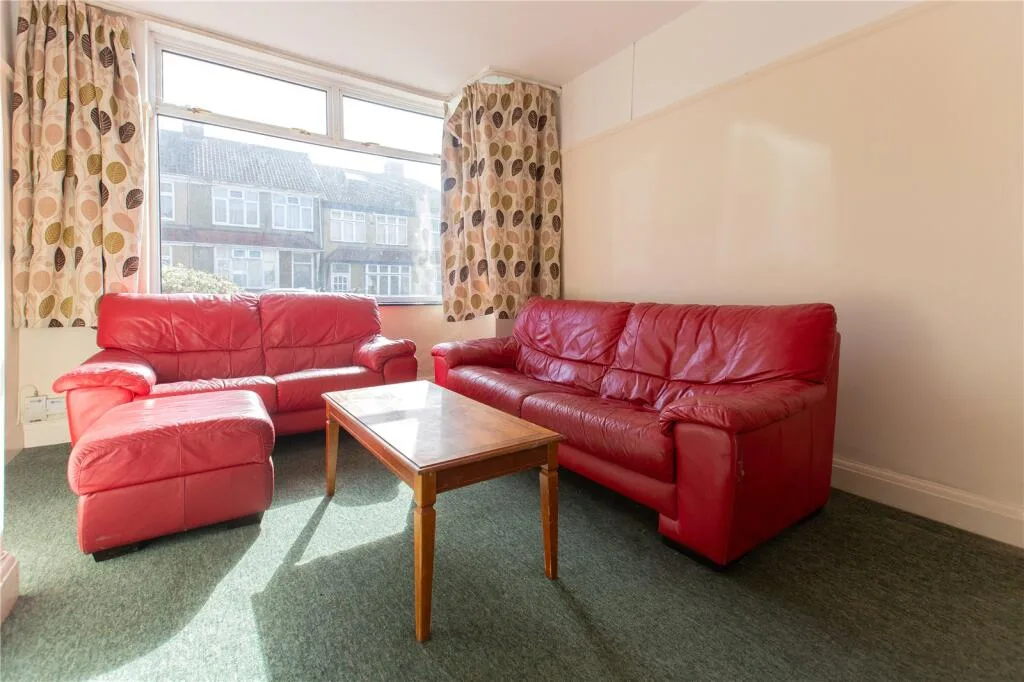 5 bedroom terraced house for rent