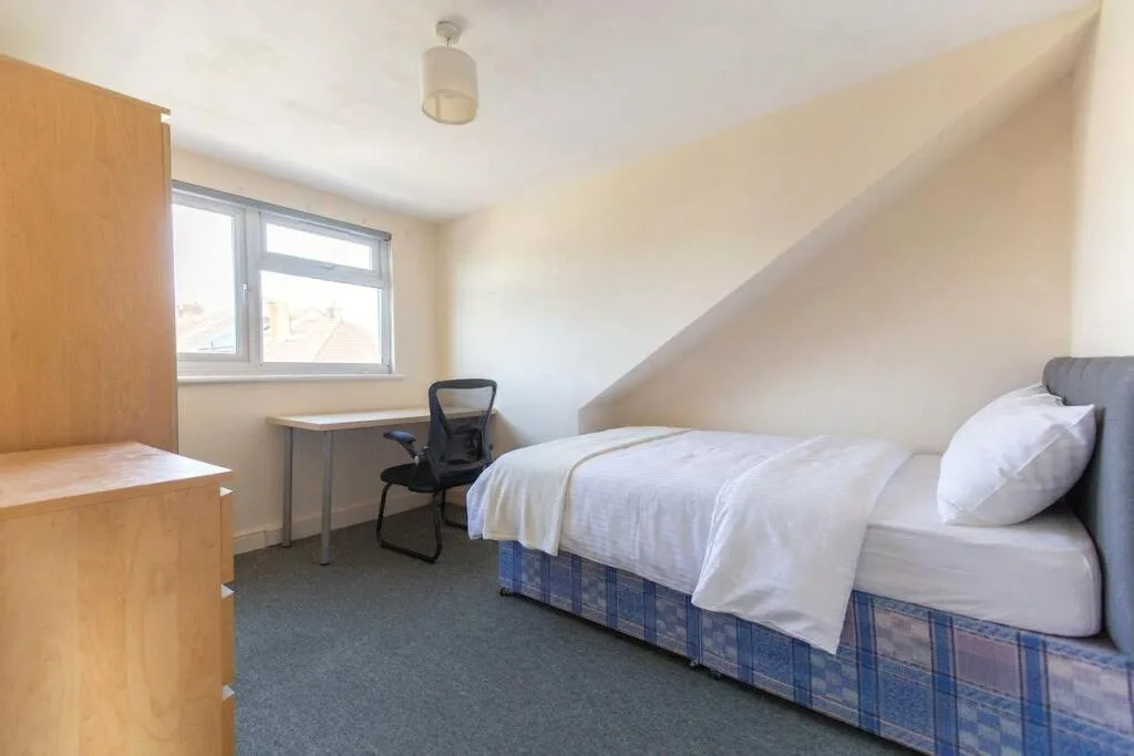 5 bedroom terraced house for rent