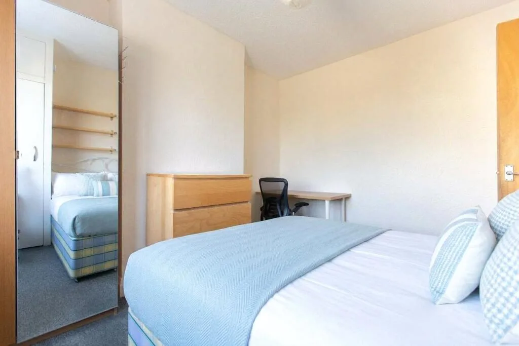 5 bedroom terraced house for rent