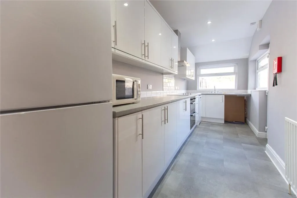 5 bedroom terraced house for rent