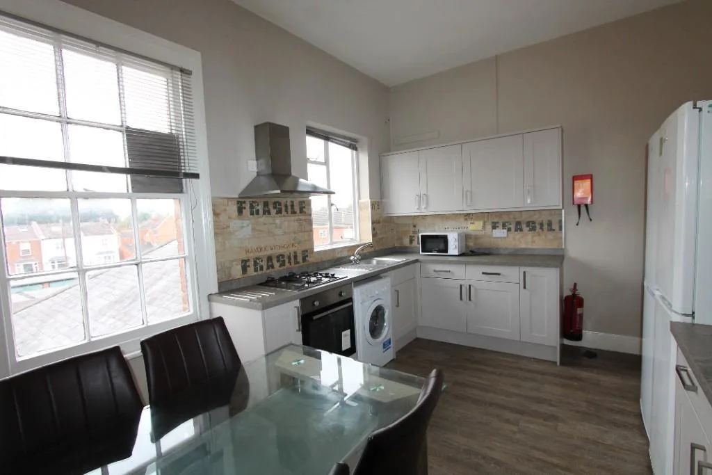 5 bedroom house for rent