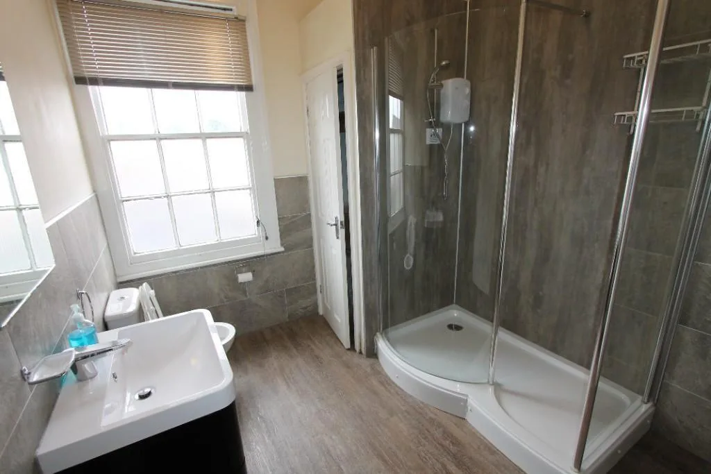 5 bedroom house for rent