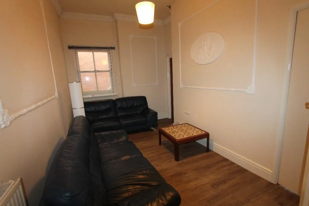 5 bedroom house for rent