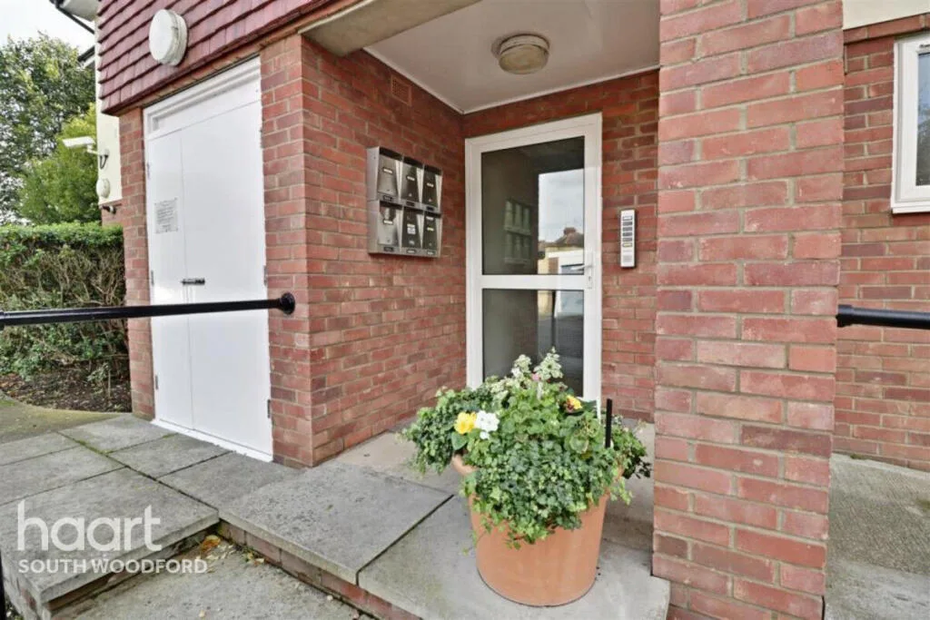 2 bedroom block of apartments for rent