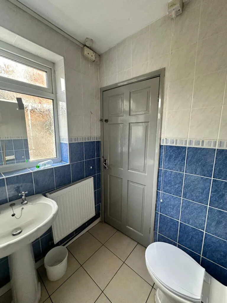 6 bedroom terraced house for rent
