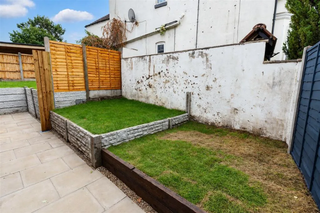 8 bedroom house for rent