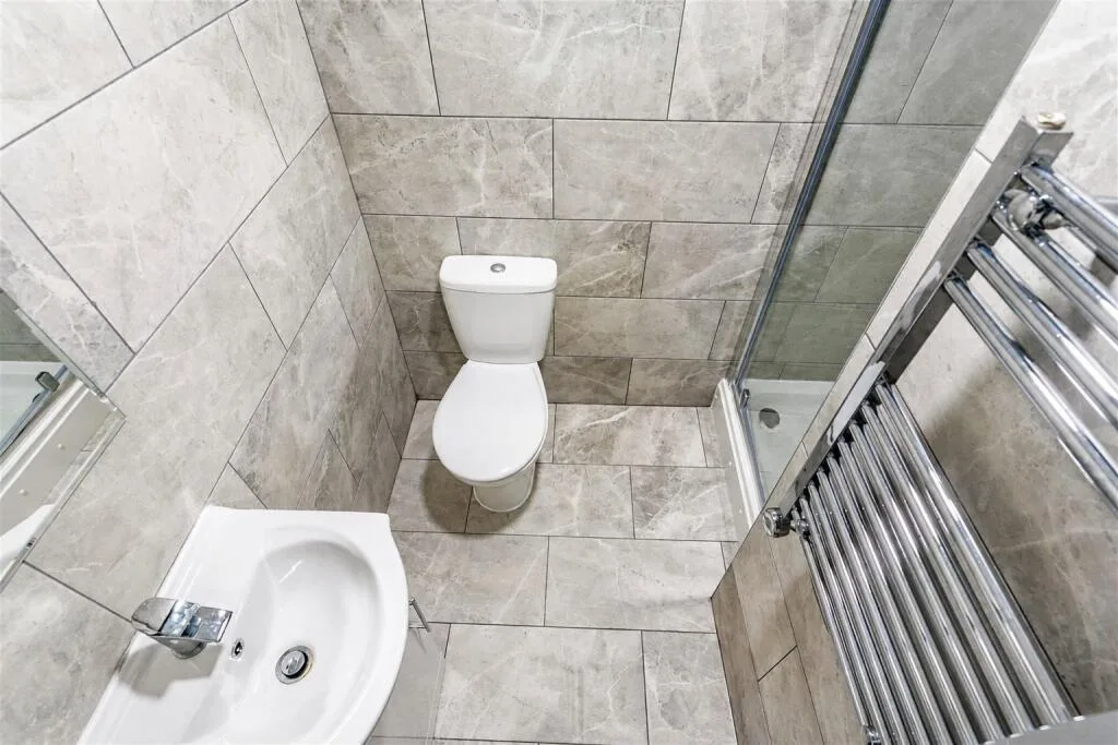 8 bedroom house for rent