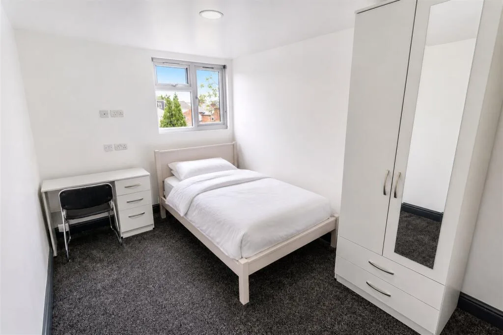 8 bedroom house for rent