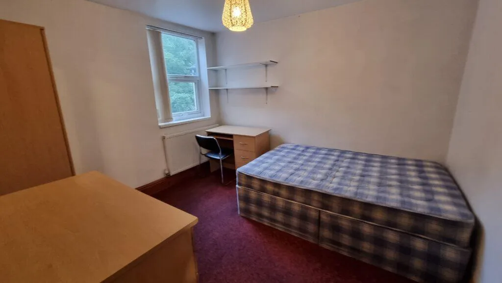 6 bedroom terraced house for rent