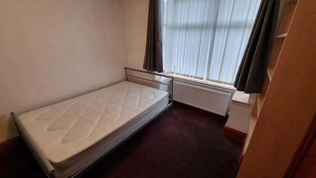 6 bedroom terraced house for rent