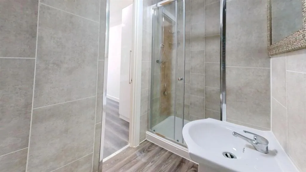 5 bedroom house for rent