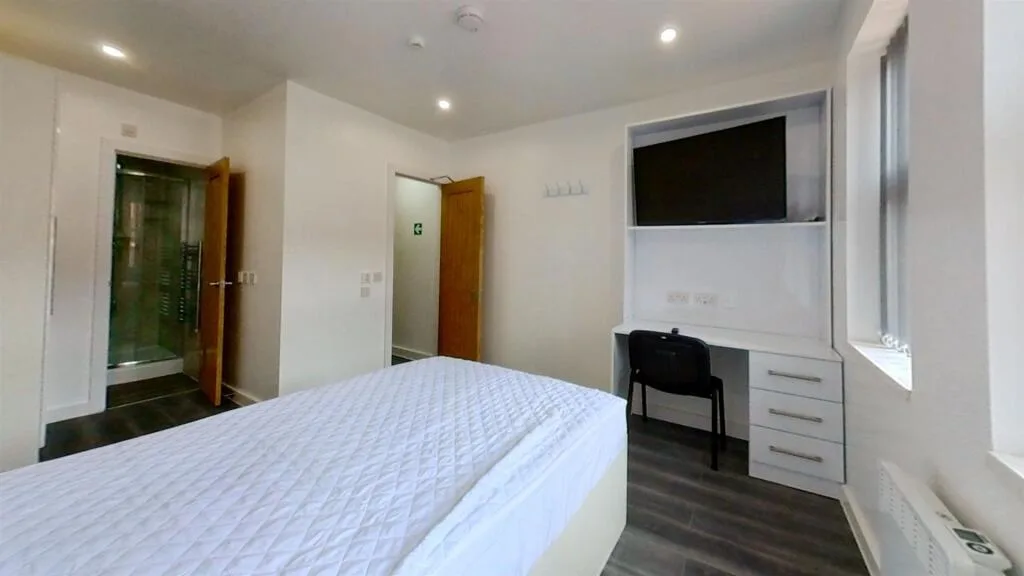 5 bedroom house for rent