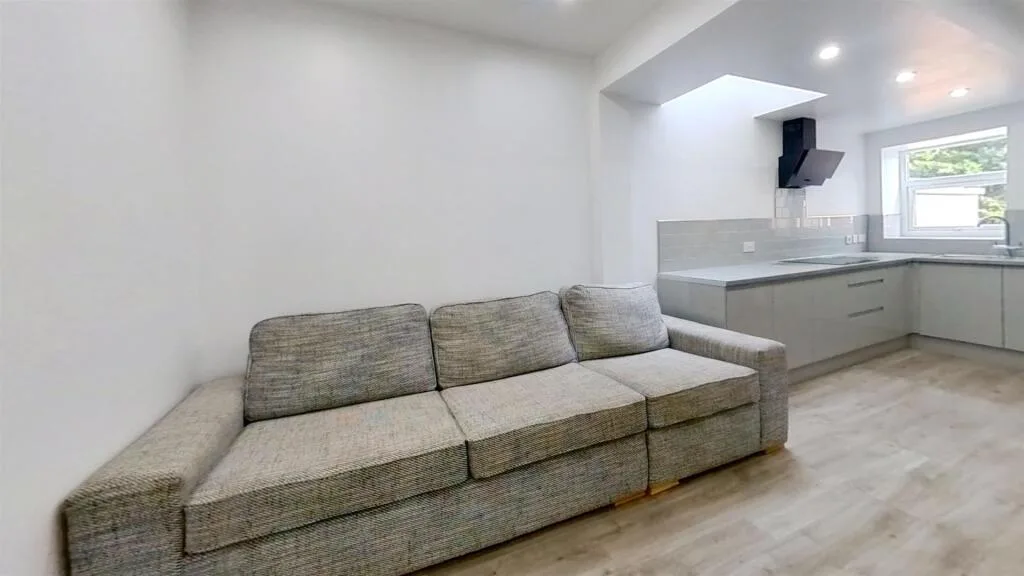 5 bedroom house for rent