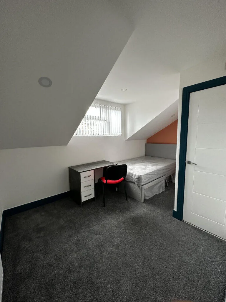 6 bedroom terraced house for rent