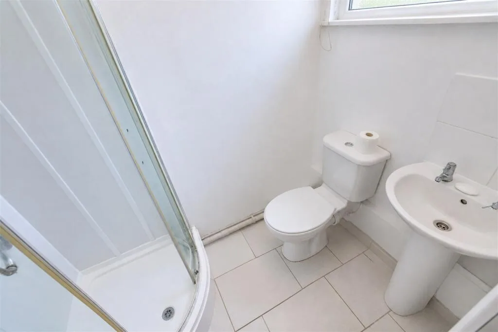 5 bedroom terraced house for rent